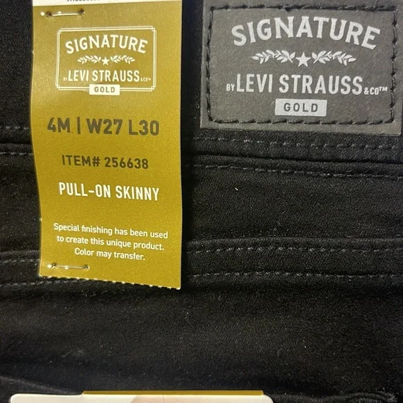 - Brand new with tags Woman’s Signature by Levi Strauss pull-on skinny. - Picture 13 of 15